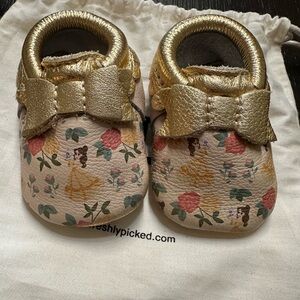 Freshly picked beauty and the beast bow moccasins size 1